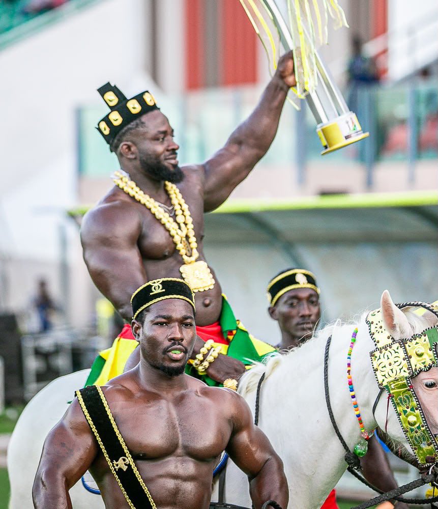 OtiAdjei's tweet photo. B)lero he Dey lift the #MTNFACup trophy like this? 😁 https://t.co/ylcd7GRWZu