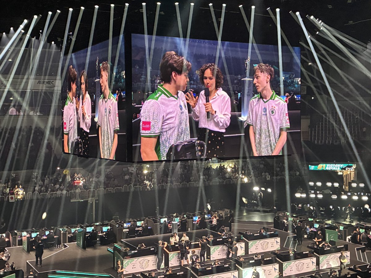 Runner_DMC's tweet photo. Pollo just clutched an insane 2v1 in game 4 to bring him and Peterbot right back into this final https://t.co/PqcLpNnsZM