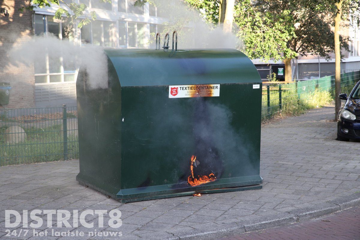 Brand in kledinginzamelingscontainer Leger des Heils
