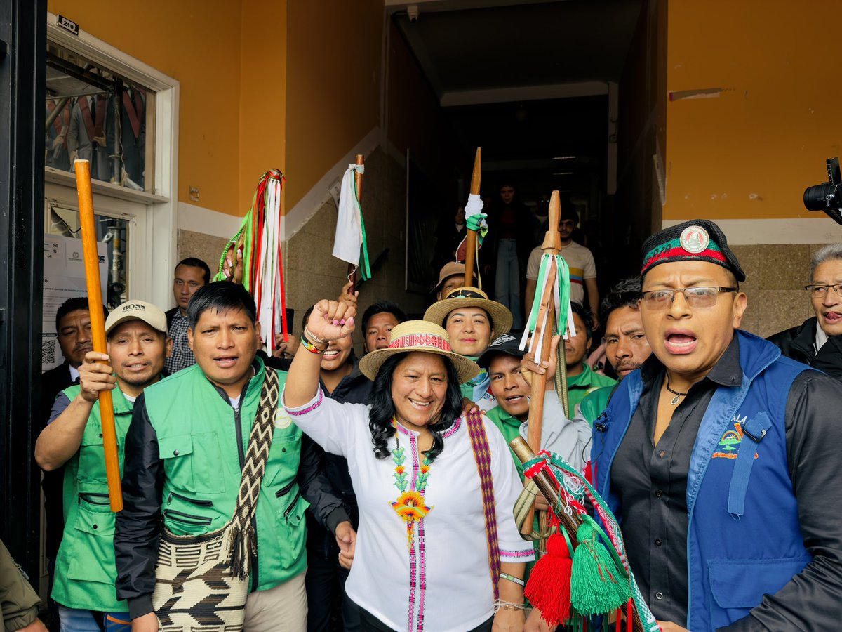 aida_quilcue's tweet photo. ¡Hoy se puede! 💛💙❤️✊🏽

Iván Cepeda Presidente 🇨🇴
Aida Quilcue Vicepresidenta🇨🇴

EN PRIMERA ✊🏽🫀 https://t.co/Ej933lvGwF