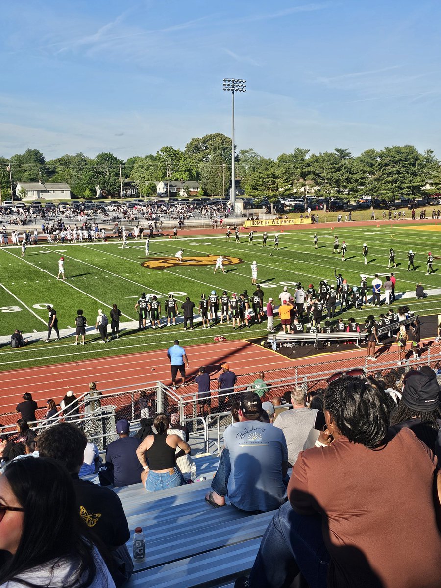 CoachDonthe3rd's tweet photo. Got to watch @Certified_hu17 and all the other NJ players ball out at the @D2SportsNetwork Senior bowl game. https://t.co/2I1KIT9IsG
