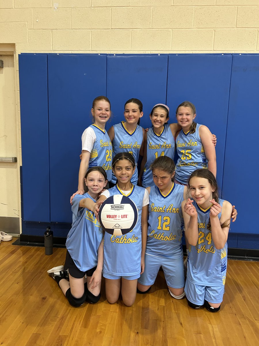 school_ann's tweet photo. Congratulations to our Saint Ann Catholic School 4th and 6th grade girls volleyball teams, who wrapped up their seasons undefeated in this weekend’s mini tournament, winning all three of their games! 💙💛
We are so proud of their teamwork &amp; sportsmanship.
Go Falcons! https://t.co/0FuITHddXG
