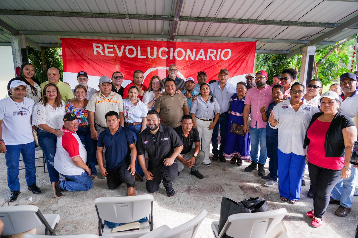 PRDesPanama's tweet photo. 📍 Rambala, Bocas del Toro 🇵🇦

El CEN del PRD continúa recorriendo el país junto a alcaldes, representantes y el diputado de Bocas del Toro, fortaleciendo el trabajo territorial y el contacto con nuestras bases.

Seguimos caminando junto a nuestra gente.

Orgullosamente PRD. ❤️🤍 https://t.co/aI2sosBct6