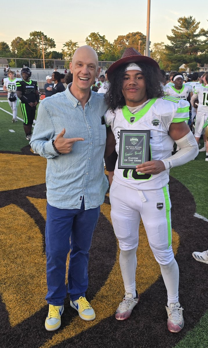 Mtrible's tweet photo. My Hat's Off to Washington Township LB/RB Jaylen Robinson!

His fourth-quarter touchdown gives Team Destroy a 10-7 win in @D2_Athletics All-Star Game! 

Robinson won three hats in his HS career before today and will play next year at AIC! https://t.co/XkEzOIdFsY
