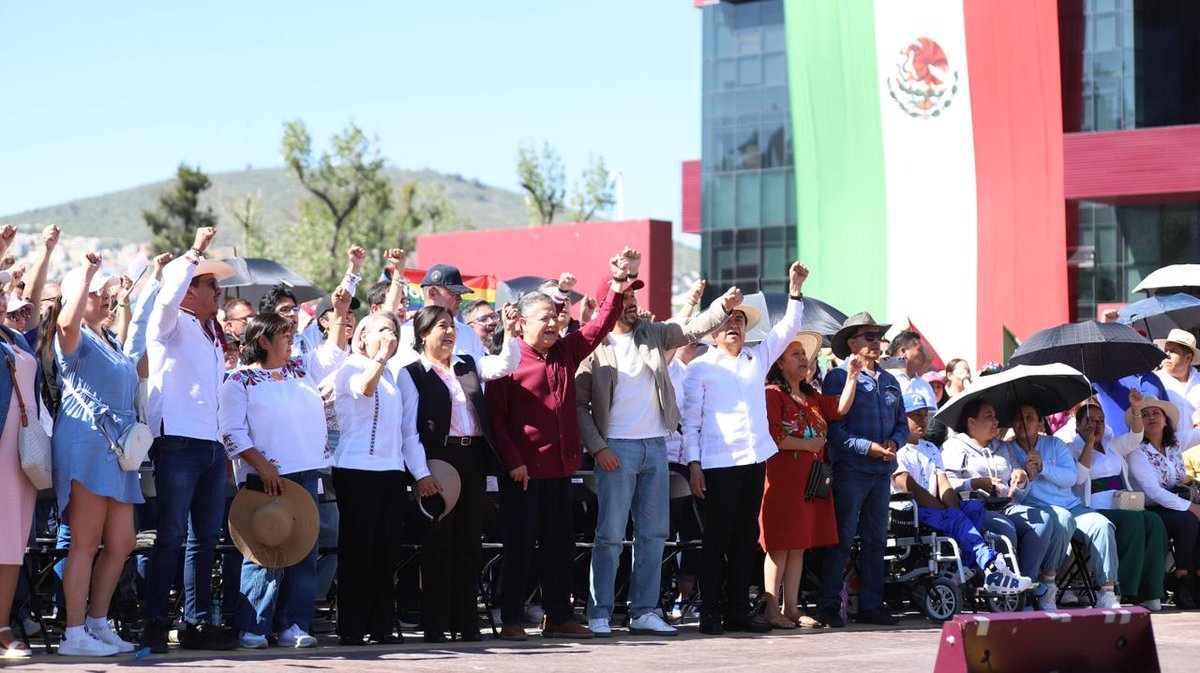 gobiernohidalgo's tweet photo. 🇲🇽✨ Miles de hidalguenses se dieron cita para conmemorar dos años de una transformación que avanza con la fuerza y la participación del pueblo. https://t.co/kcIYtt8ScA