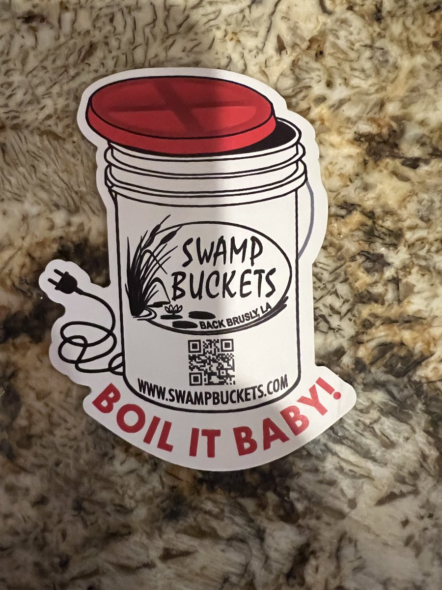 MatthewNoles's tweet photo. Breaking out the new swamp bucket tonight! Shrimp, potatoes, sausage, corn, and lemons! Should be good stuff! https://t.co/dAEwGFdKHk