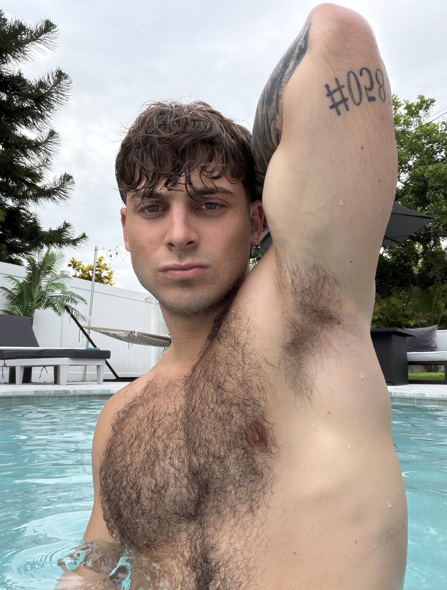onlymasterjoe's tweet photo. Make me more rich loser https://t.co/VJDpMJKUD4