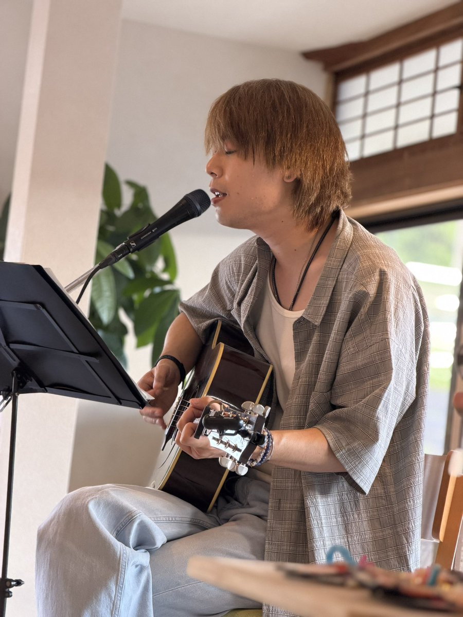 kishiuefarm6's tweet photo. プチオヌキ諒フェスIN香川♪

またひとつ、宝物のような想い出ができました🩵♡🩵

オヌキさんと知り合えて、彼の紅白出場の夢応援仲間ができて。

幸せで濃すぎる一年から、さらにその先の未来へ

彼の、心に響く歌声と応援したくなる人柄をもっともっと知ってもらえますように

#オヌキ諒
#紅白出場 https://t.co/rpVeyWnR2f
