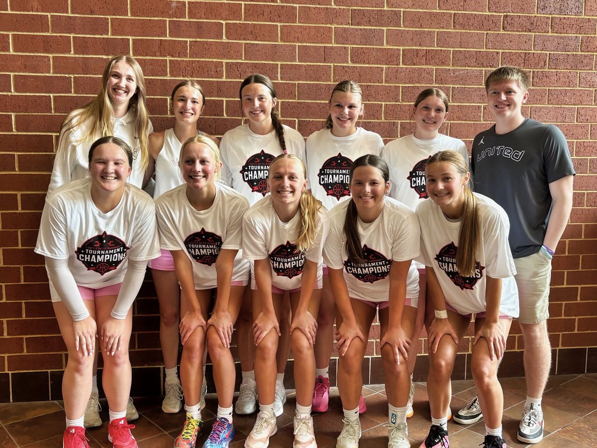 WCUgirlshoops's tweet photo. Congratulations to our 2027 and 2031 Blue teams on their championship wins at the Battle on the Hardwood! https://t.co/SfHxvFsXMW
