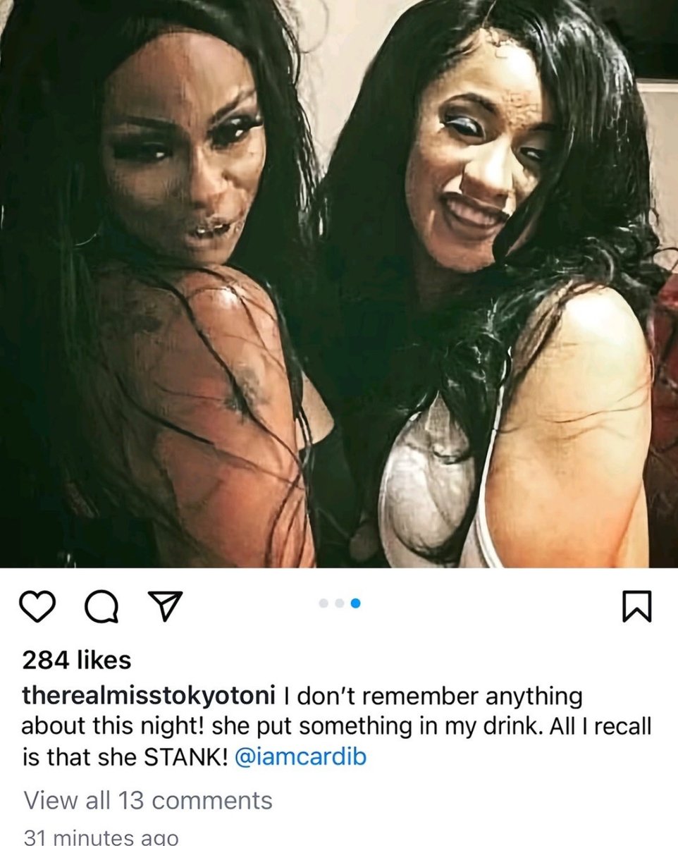 cantbethisse's tweet photo. @WriteARapSis they need to be worried how this b tch cologne smells like horse sex 😭! https://t.co/rKOdHXPRtA