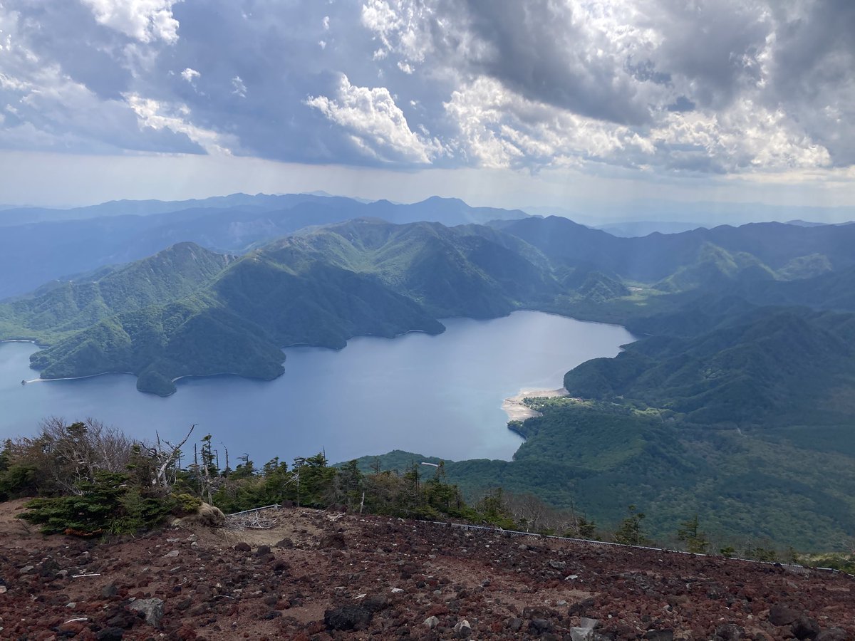 peko1224's tweet photo. 昨日男体山へ⛰️私は毎回バテバテで登っているけど、3往復、4往復もしている超人な方がいてびっくり！ https://t.co/CFrATs7Lf6