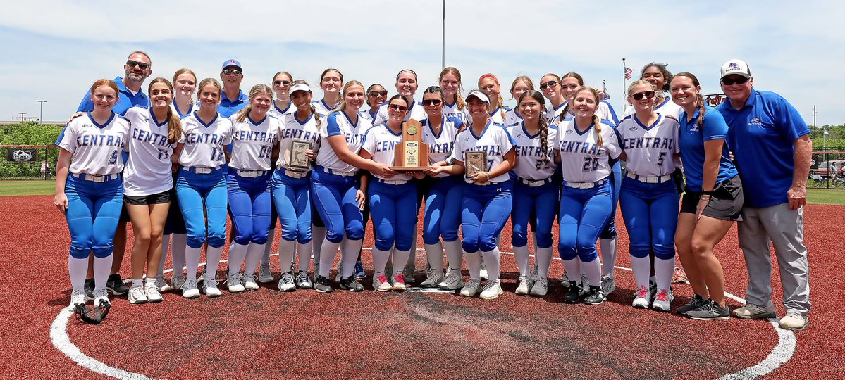 ParksReille's tweet photo. Regional champions for the 1st time in 24 years! @MCHS__SB https://t.co/jpqPno0AIk