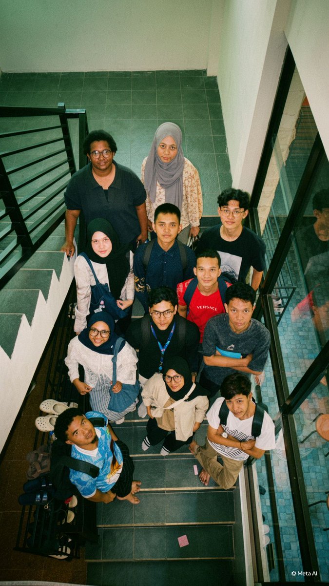 Affan7am's tweet photo. staring at you @MrBobSuperSeru https://t.co/KL1BeGtgnO