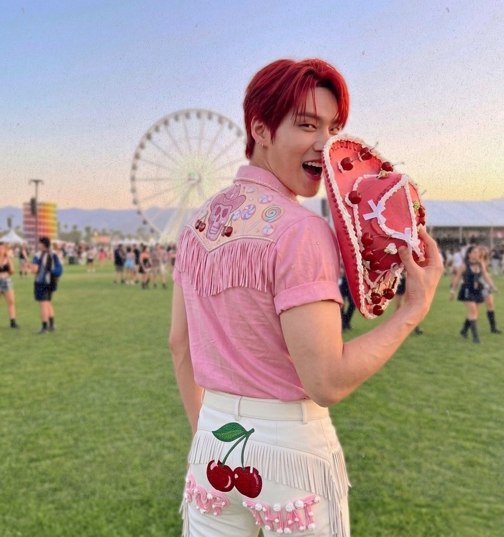 its_jiwu's tweet photo. Everybody loves cherries! I hope everybody loves JIWU too! 🍒🍰
#JIWU #PopThat #Cherry #cherrycowboy #yeehaw #COACHELLA #DAYTWO #sweet https://t.co/hfeJCfh220