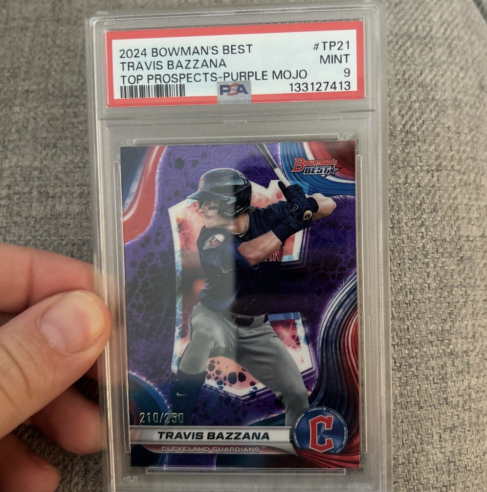 jakejscards's tweet photo. @FranmilsEyebrow Also love the look of Bowman’s best. Not as sought after overall but a cool design https://t.co/AyMHEjOG8E
