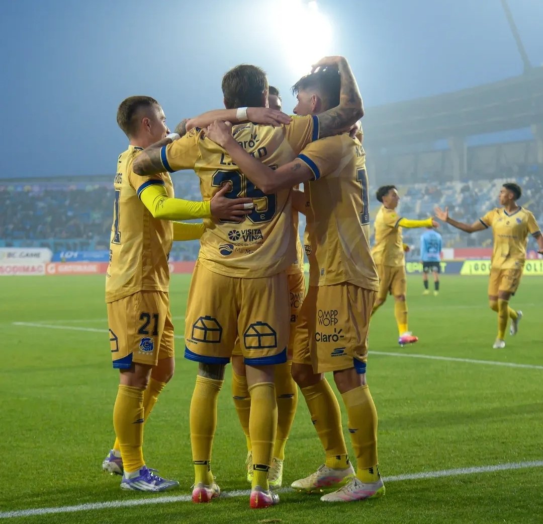 RealFutbolCL's tweet photo. FT: OHI 2-3 EVE

🇨🇱 Everton no alcanzaba uno de los primeros 4 puestos desde finales de 2023.

Junto a Huachipato tienen 22 puntos. https://t.co/VdWnDgDGWC