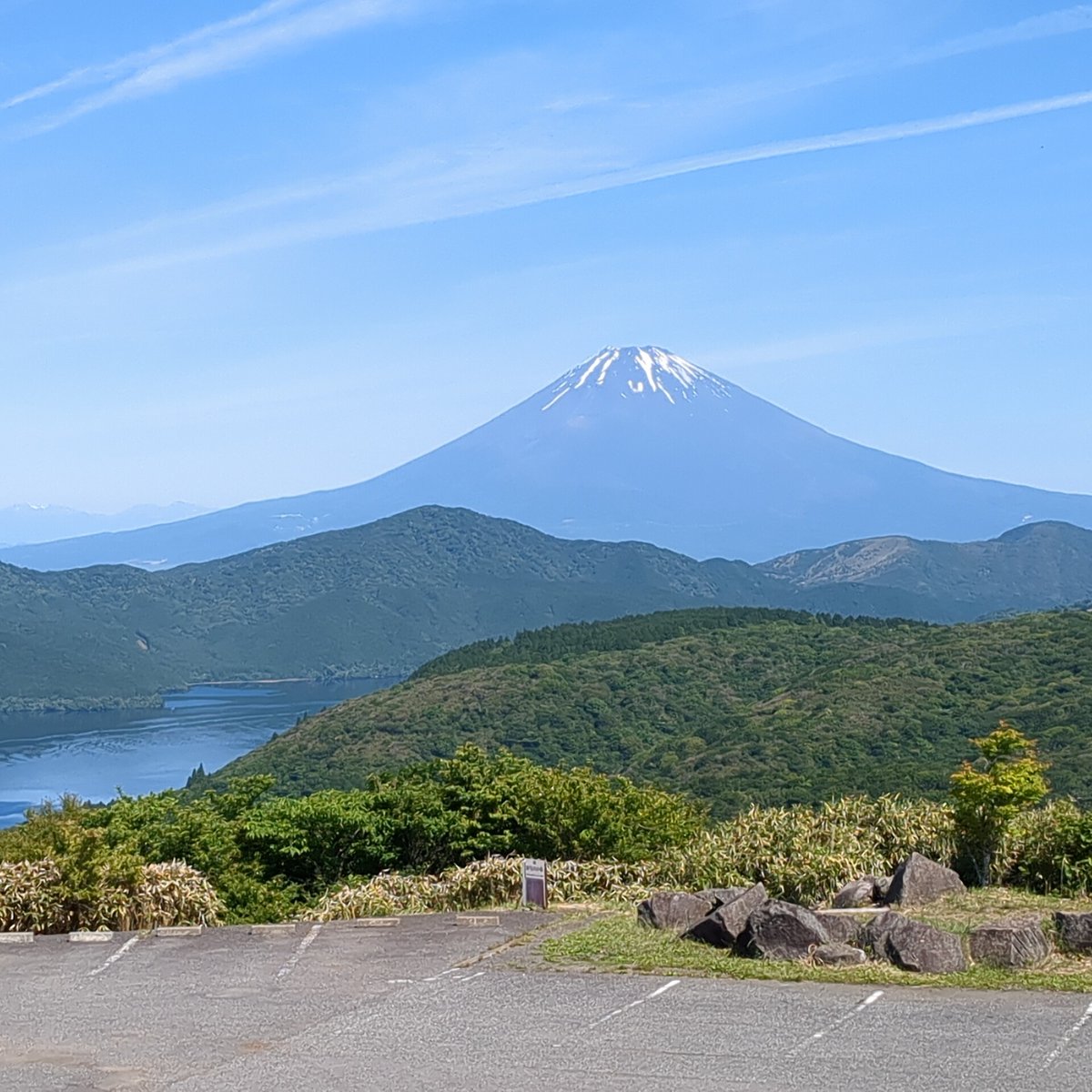 turn819's tweet photo. アネスト岩田ターンパイク箱根
6月1日(月)8時30分の道路状況(大観山付近)
天気:晴れ
気温:19℃
路面状況:乾燥(規制なし)
風速:2m
霧:無し
峠ステッカー限定版の販売: 無し https://t.co/TSRZunFjrV