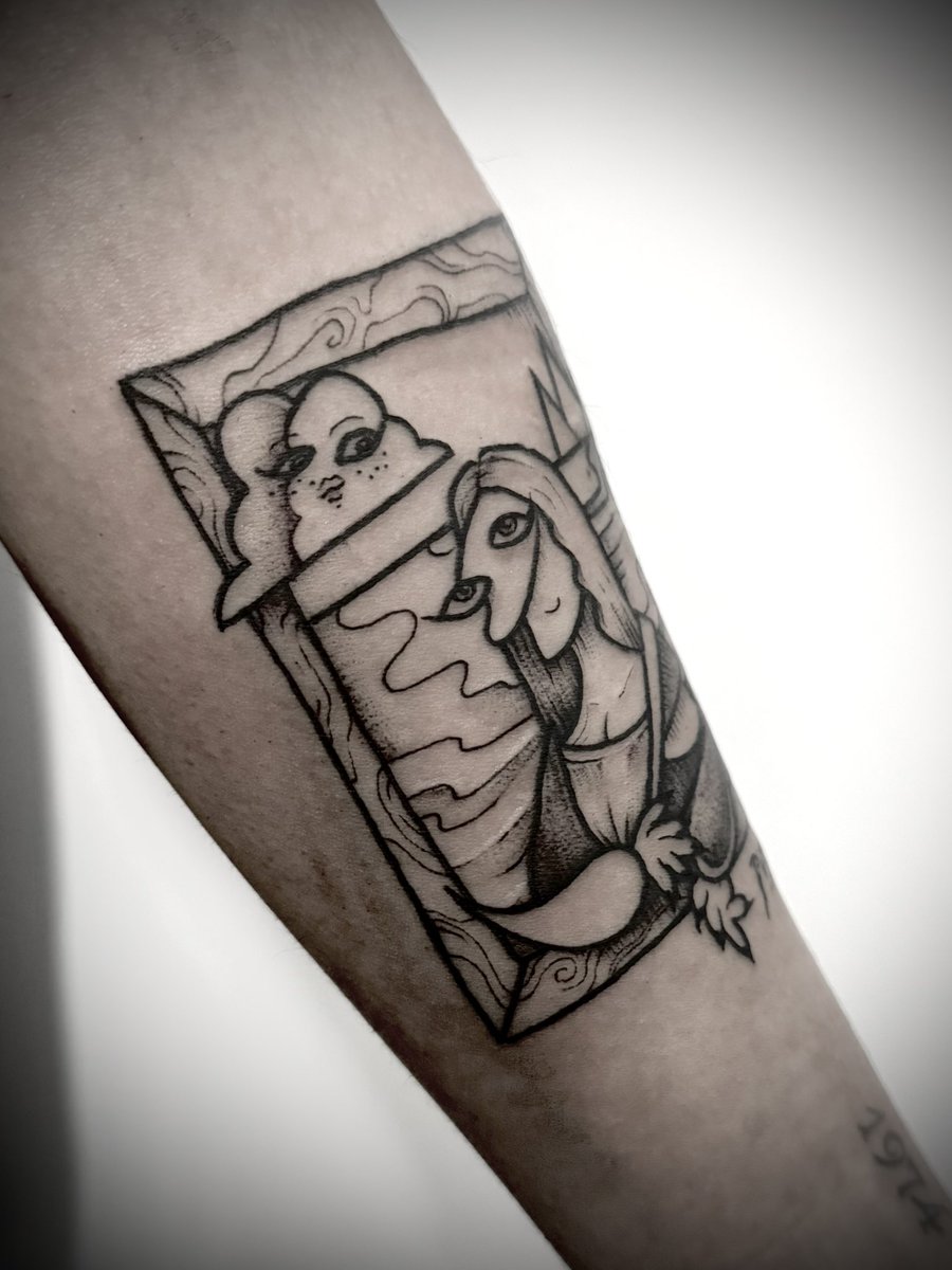 InazioManiaco's tweet photo. Como me jode que cuando regalo un tattoo me piden cover, es como, bro, si regalar un tatuaje duele imaginate si encima estoy limitado a arreglar tus putos errores. Pideme algo que me mole al menos, y asi ganamos los dos, coño.

Likeenme almenos dste tattoo, fue en freehand https://t.co/n3tA59Co4R