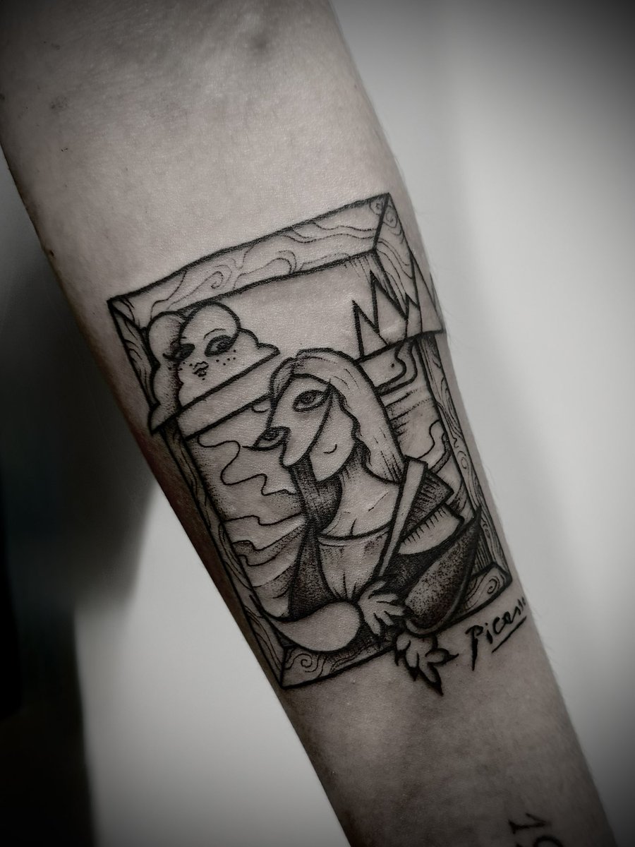 InazioManiaco's tweet photo. Como me jode que cuando regalo un tattoo me piden cover, es como, bro, si regalar un tatuaje duele imaginate si encima estoy limitado a arreglar tus putos errores. Pideme algo que me mole al menos, y asi ganamos los dos, coño.

Likeenme almenos dste tattoo, fue en freehand https://t.co/n3tA59Co4R