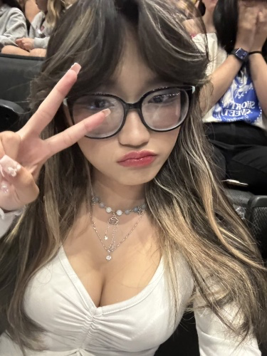 upayromi's tweet photo. I just received league skin ($250) from beta4yuu via Thr0ne. Thank you! 💗✨💕 https://t.co/UgKBWqlp7y