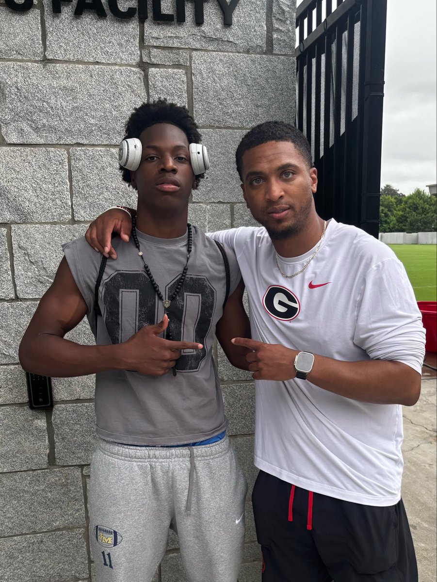 MalekDorsey11's tweet photo. Had a great time and experience at the university of Georgia football camp today!! Very COMPETITIVE and thankful for the opportunity @Coach_jtwall @GeorgiaDawgs91 @GeorgiaFootball @KirbySmartUGA @ChadSimmons_ @ExpoRecruits @RecruitGeorgia @On3 https://t.co/eSkfv2MRol