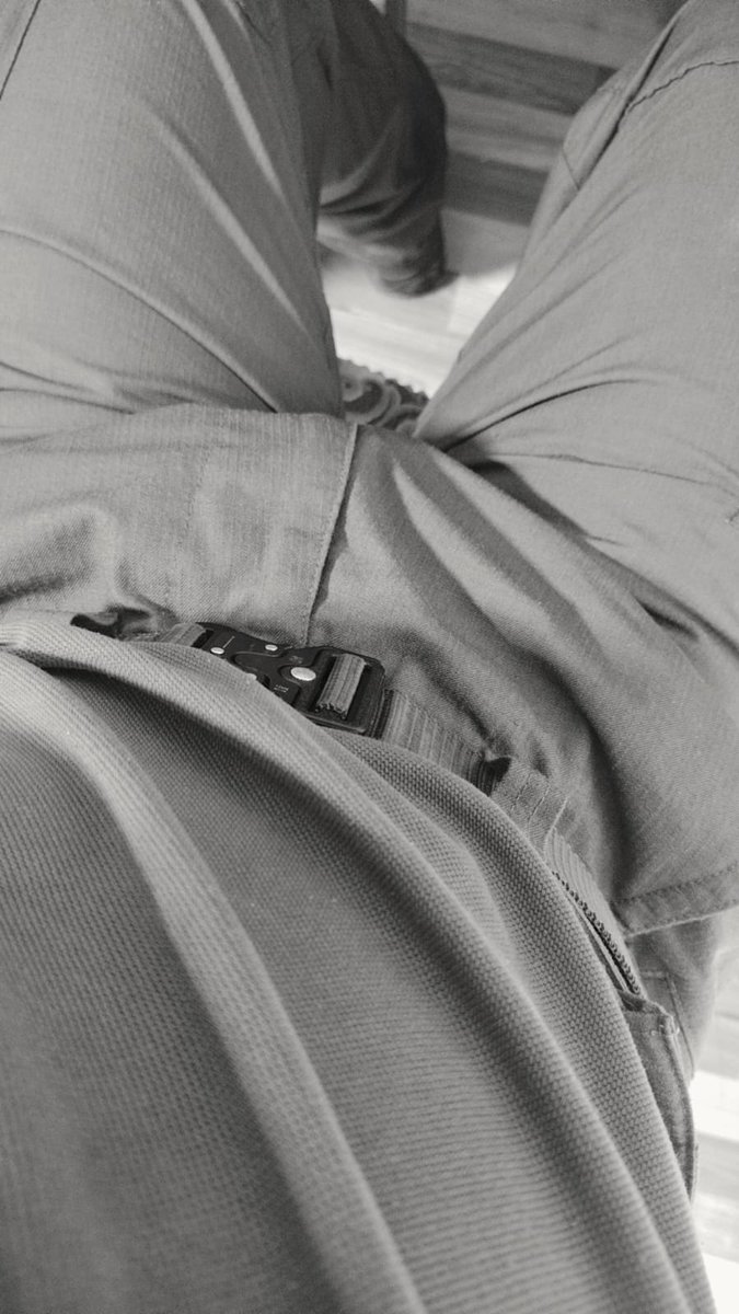 Savageboy_2's tweet photo. Muchas muchas gracias, se han pasado por volver a seguirme, de a poco espero recuperar mis seguidores y hacerlos feliz con harto contenido.

Sigan dando cariño a las publicaciones.

#carabineros #hot #uniformados #hotboy https://t.co/W2c288afWz