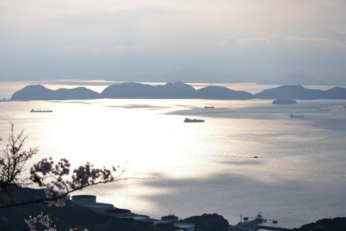 govtan's tweet photo. 01.06(令和八年水無月)
JUNE.2026(Monday)
8:33

およんぉーず！！

正直楽になった気がする もう不愉快な思いしなくて済むし…
参拝
12:30ＮＡ３７７15:40
成瀬終了
参拝
パーク２０%OFF
ちよ イエ〜イ
16:54もり９４19:49
昨夜はかなり盛り上がった

https://t.co/sDBtR8FUZZ
Ω 13,030steps 景観の日 https://t.co/ASmYDfZsPS