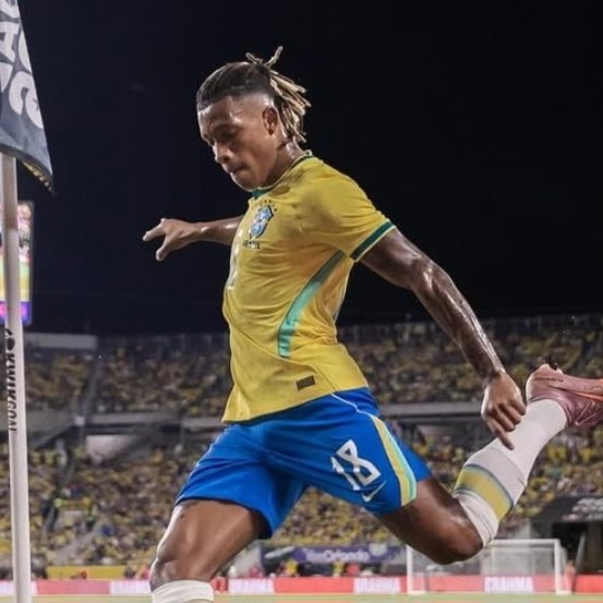 soncarvv's tweet photo. Depois do jogo de hoje, o MEU time ideal pra estreia seria:

Alisson
Wesley
Douglas Santos
Gabriel Magalhães
Marquinhos
Casemiro
Danilo
Paquetá
Vini Jr
Rayan
Igor Thiago

Com Igor Thiago no pivô, Rayan e Vini vão voar! 4-3-3 sem inventar moda

L. Henrique e Endrick 2° tempo 🔥🇧🇷 https://t.co/KuVZXFg9KZ