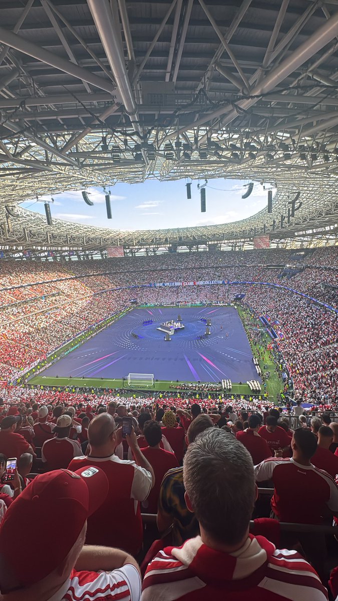 TomDustyBoiii's tweet photo. It weren’t meant to be. Beyond proud of my club 💔🤍 https://t.co/cW8VM811sP