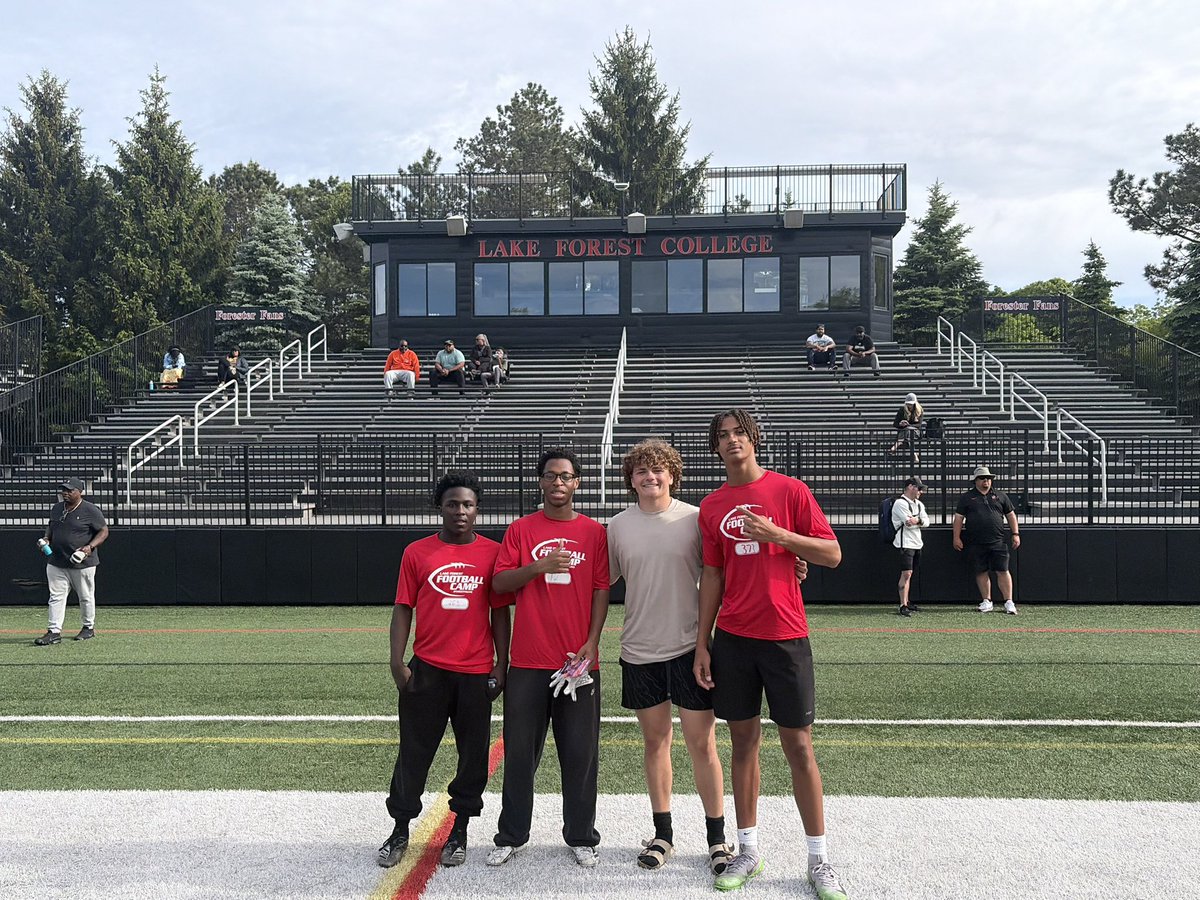 GarrettPurze's tweet photo. Thank you to @LFC_FOOTBALL for hosting the mega camp at lake first today. Got some great reps and appreciate all the coaches who came out. @LaneTechFB @_Conz__ @PrepRedzoneIL @SidelinePreps https://t.co/q4MGswWO35