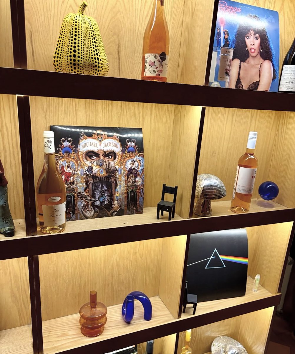 gpjoan79's tweet photo. Shelves be like .. https://t.co/VScSuklNs6