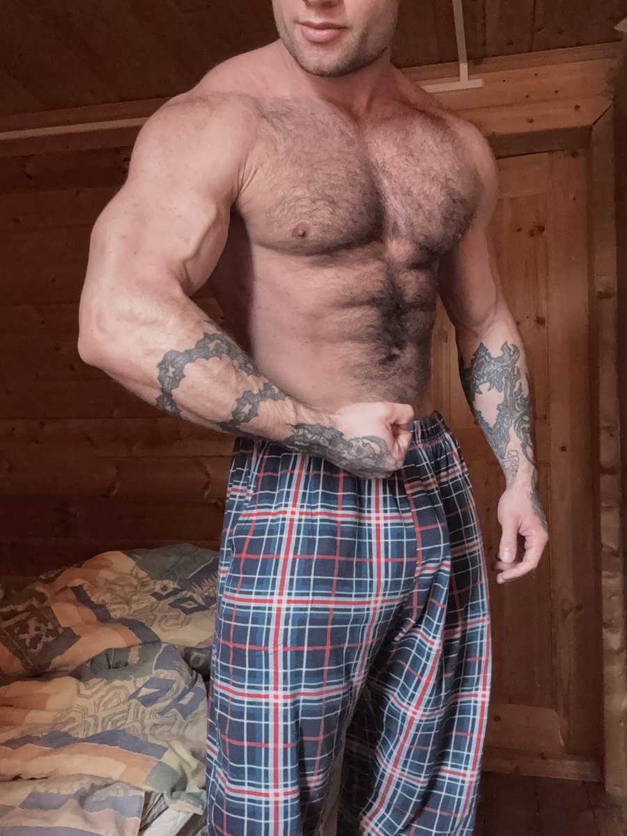 _rich_hunter's tweet photo. New hairy pack open it (1/4)👇🏼
you know where https://t.co/H2mFBJBATy