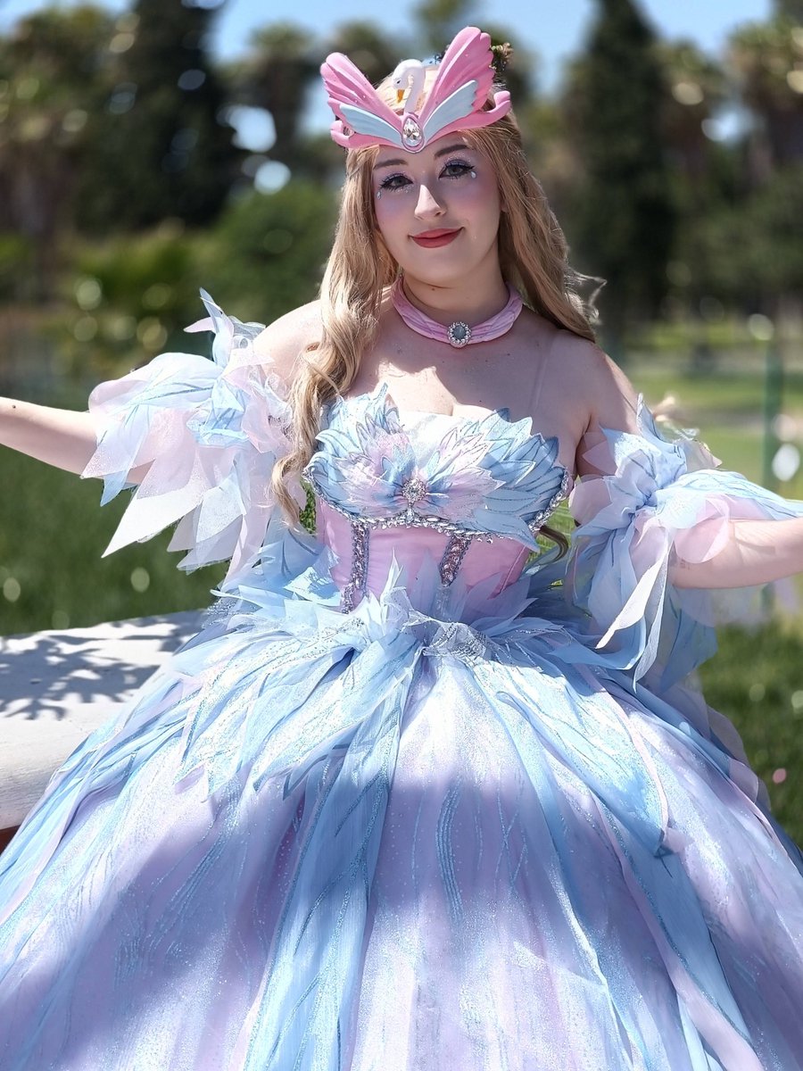 Animesinging's tweet photo. #Fotogaleria I  #cosplay 
✨⭐💗 chicas dominando Revolución Otaku 2026, entre belleza, talento y glamour, estás jóvenes cosplayers estuvieron presentes en el evento en el Trompo https://t.co/TcTwjfLmeU