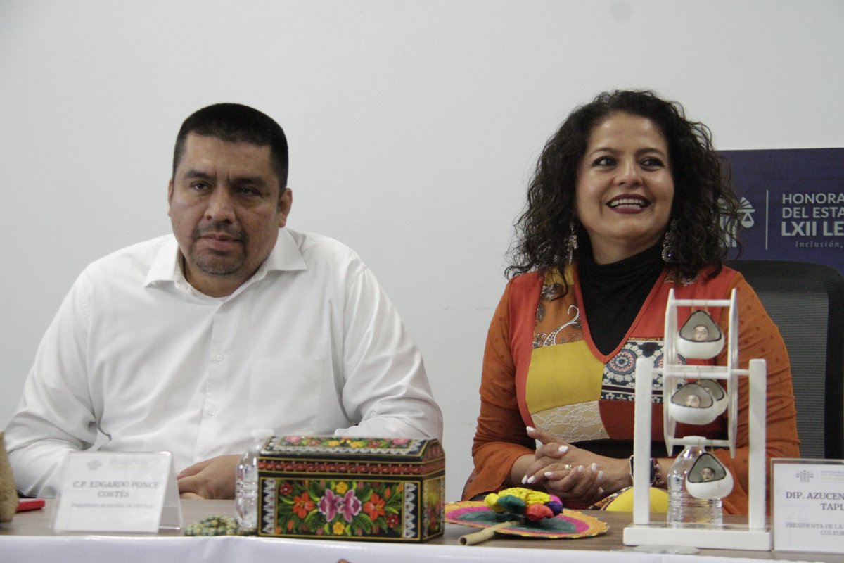 larevista_unica's tweet photo. @CongresoPue @SoyPavelGaspar @AzucenaRosasTa2 @luceroCarreraT @Titomino #CongresodelEstado || 🧵3
@CongresoPue @SoyPavelGaspar @AzucenaRosasTa2 @luceroCarreraT
#fotogalería #galeríaúnica #Puebla #Chietla #Cambia #Trueque
#fotos: Miguel Ángel Huerta @Titomino #único 📸 https://t.co/WMSzj0HtVg