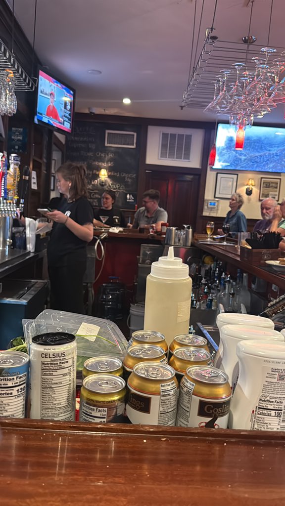 Gunnerdebrised's tweet photo. Bapple at the local tavern #expand https://t.co/C8PgKflA9i