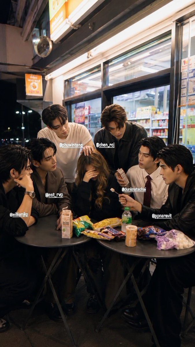 sofia_decarter's tweet photo. Just me and 
my fav #GMMtv BL couples against the world
#JoongDunk
#pondphuwin
#WilliamEst https://t.co/kCveMlNuNi