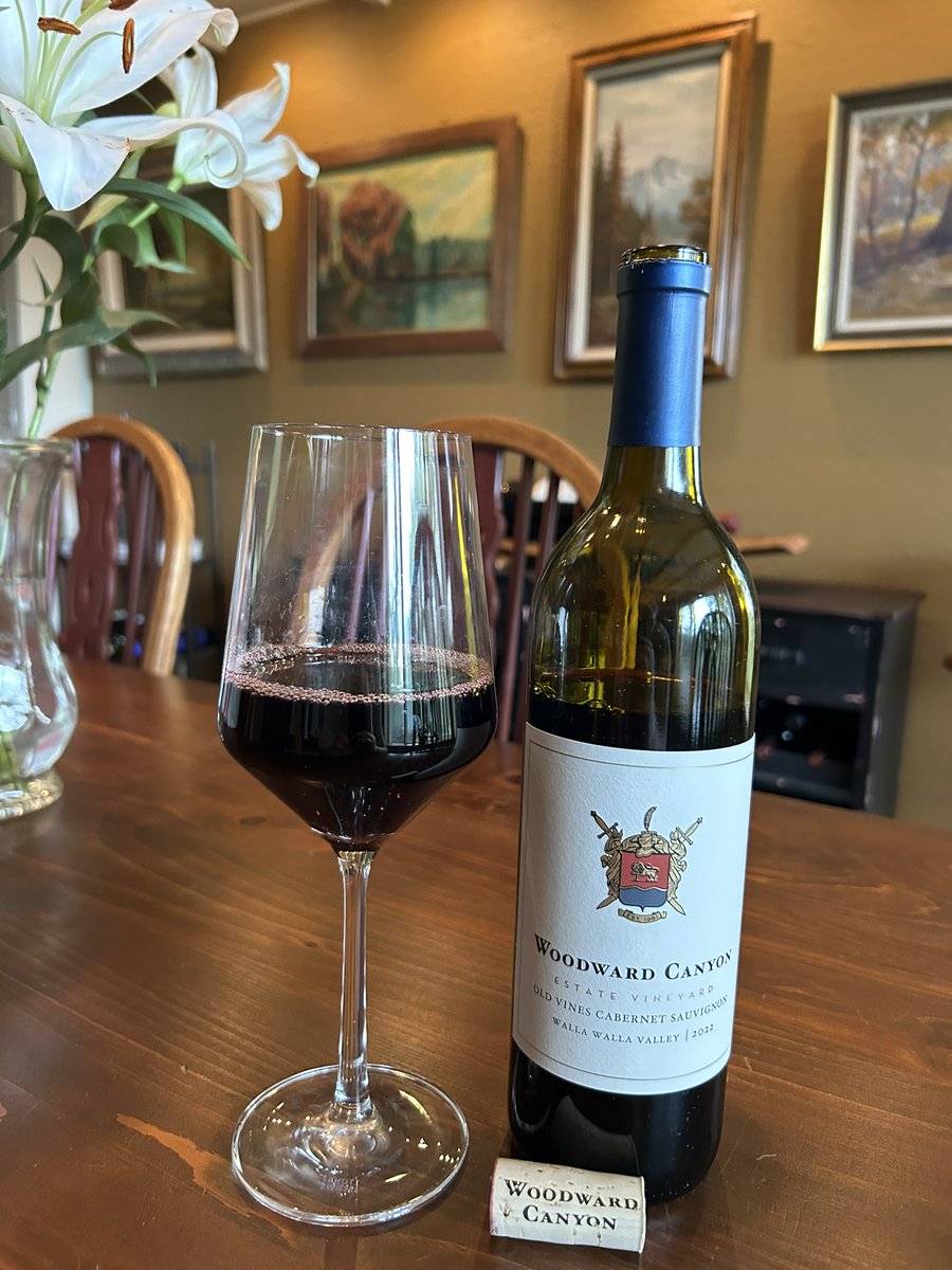 jtryka's tweet photo. Enjoying a fabulous 2022 @WoodwardCanyon  Old Vines Cabernet Sauvignon #WAWine with my Sunday dinner!  Perfect #wine with a big steak!

https://t.co/MQ2UjWoV1P https://t.co/EixVnj7XwM