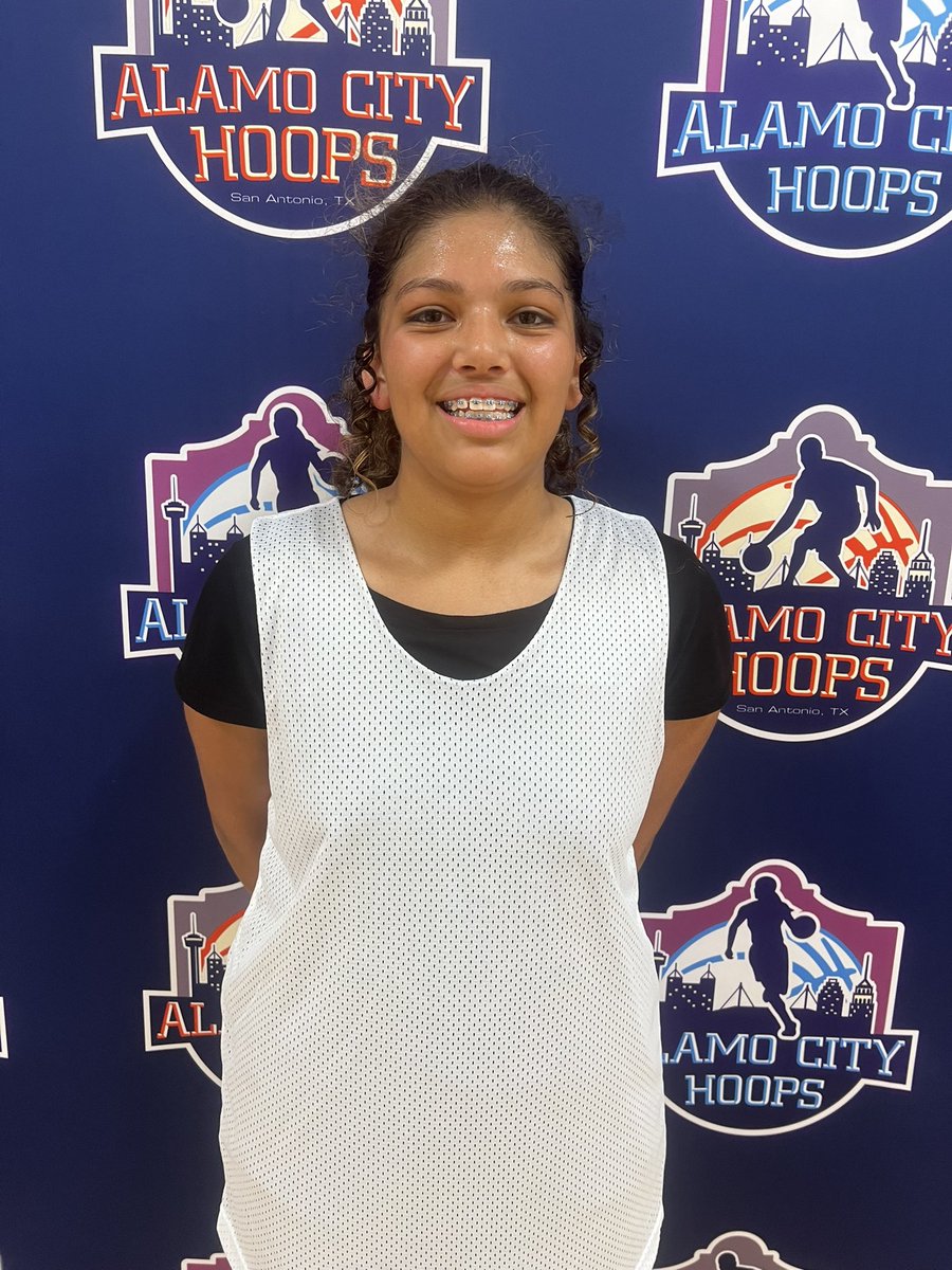 Jewlzonthemic's tweet photo. 🚨#ACHELITECOMBINE🚨

‘30 post player w/ size &amp; frame to be effective in the post and inside @AubreeBanuelos 

Multiple times was able to have decent body control in traffic to convert And-1s. 

@ACH_GBB https://t.co/2McMUxKUYM