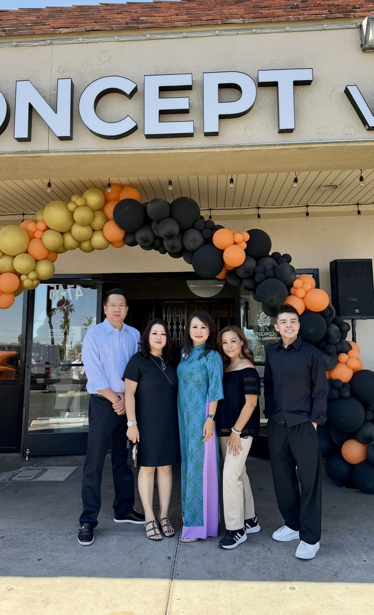 hantranyin's tweet photo. Congratulations to Pho Concept on their Grand Opening!
Governor @JoeLombardoNV understands that small businesses are the backbone of our economy. We’re proud to support local entrepreneurs like this in Nevada.
Wishing the entire team tremendous success!
#VegasSmallBusiness #PhoConcept #SupportLocal