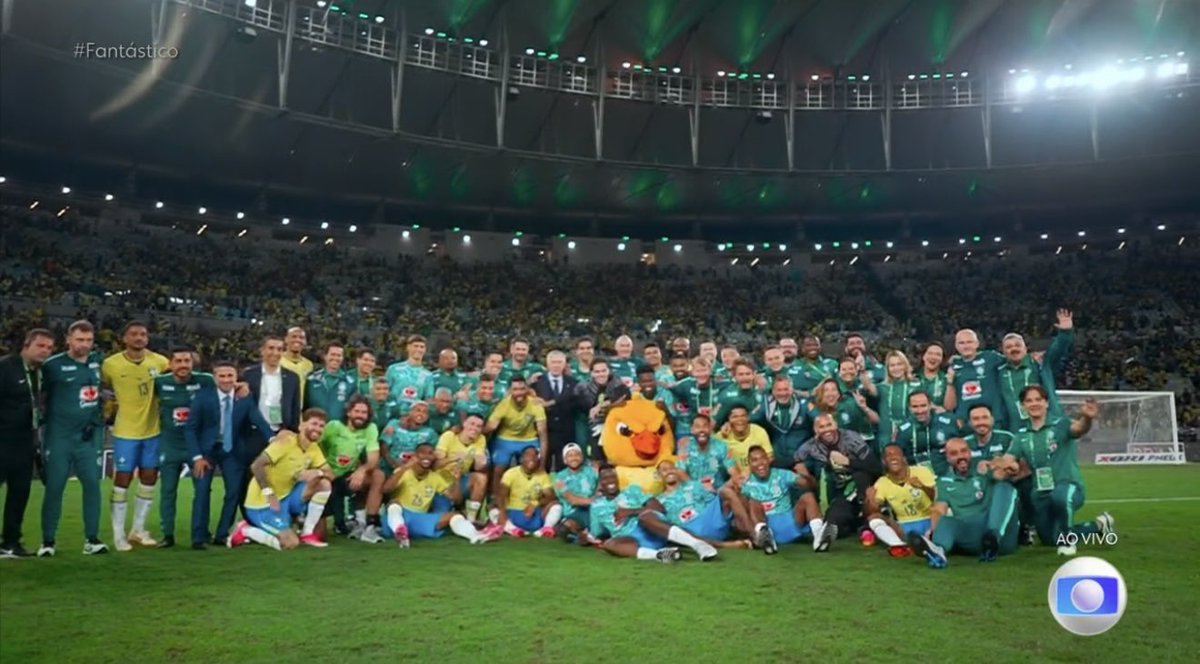 futebol_info's tweet photo. Partiu, Copa do Mundo! 🇧🇷 

📸 Reprodução/Globo https://t.co/XfpJNDOlSY