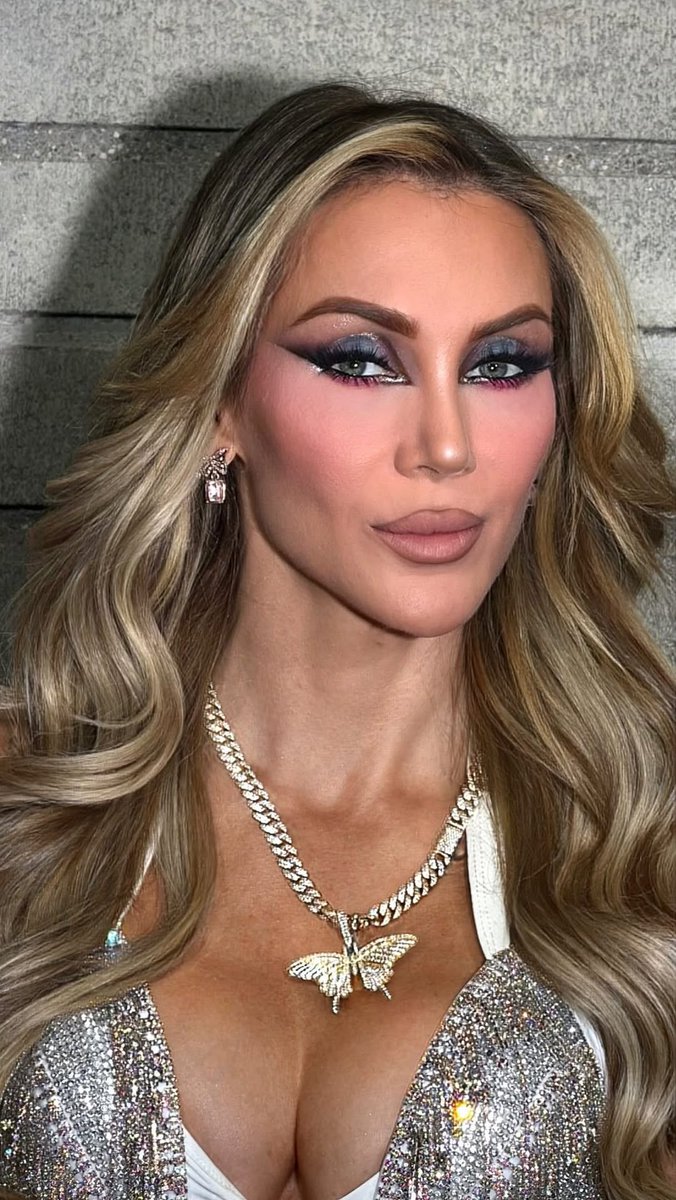 gay4charlotte's tweet photo. She just set fire in my heart https://t.co/cmvzlzFwnD