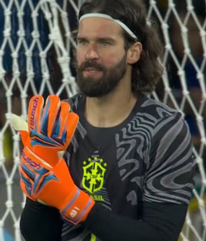 pamsmag's tweet photo. a gente com Jesus Cristo no gol, não tem como o hexa não vir!!! VAI BRASIL 💚 https://t.co/Q5pPVXh6Kh