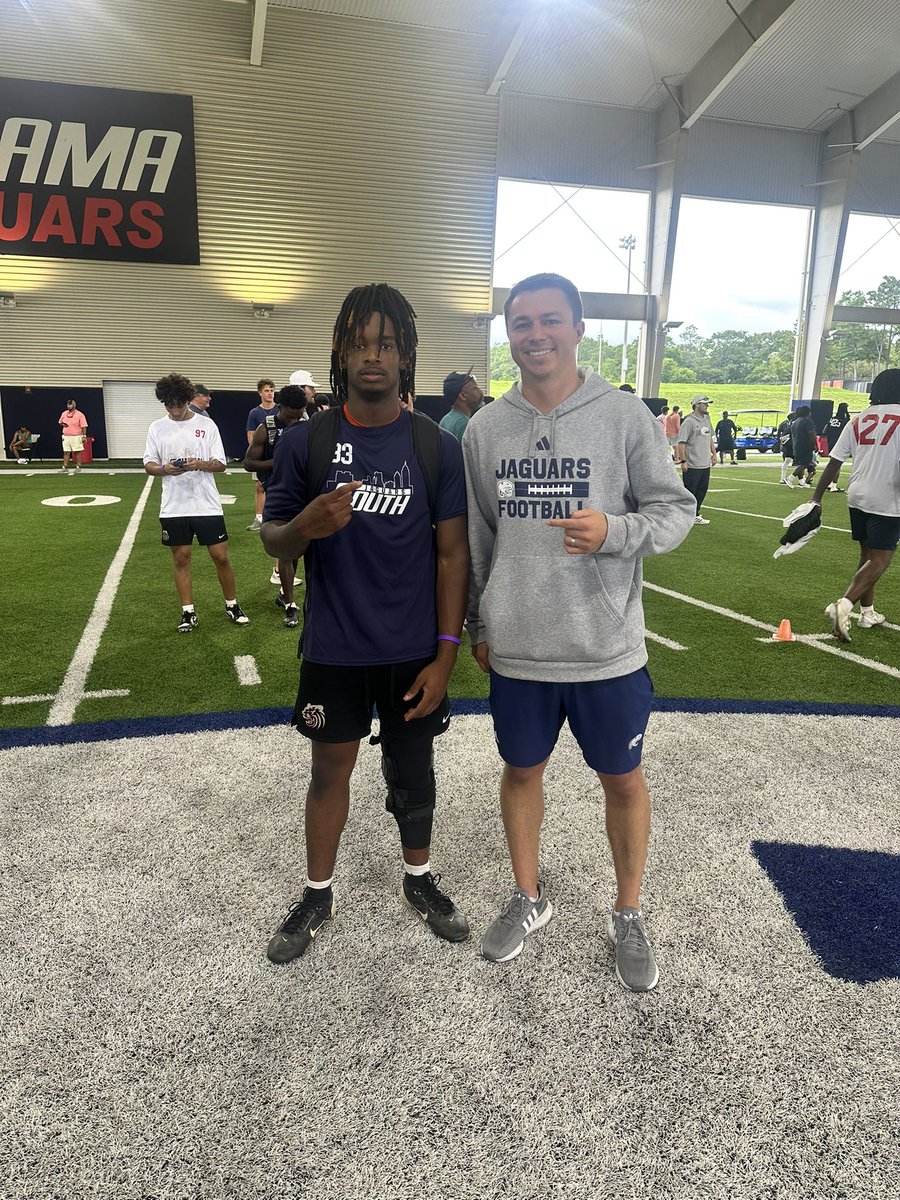 CountyRecruits's tweet photo. ‘28 studs BALLED today @SouthAlabamaFB camp! 

• 6’2/190lb - N/SS Eric Walker
• 5’9/165lb - WR Skylen Andrews
• 6’6/210lb - OLB/EDGE Jaden Watson
• 5’11/185lb - QB Ray Johnson

#RecruitTheCounty 🐅

@AL6AFootball @PORTCITYPROSPEC @helmet2helmt251 @ScoutFball @BamaPrepsFB https://t.co/HMHqXumdth
