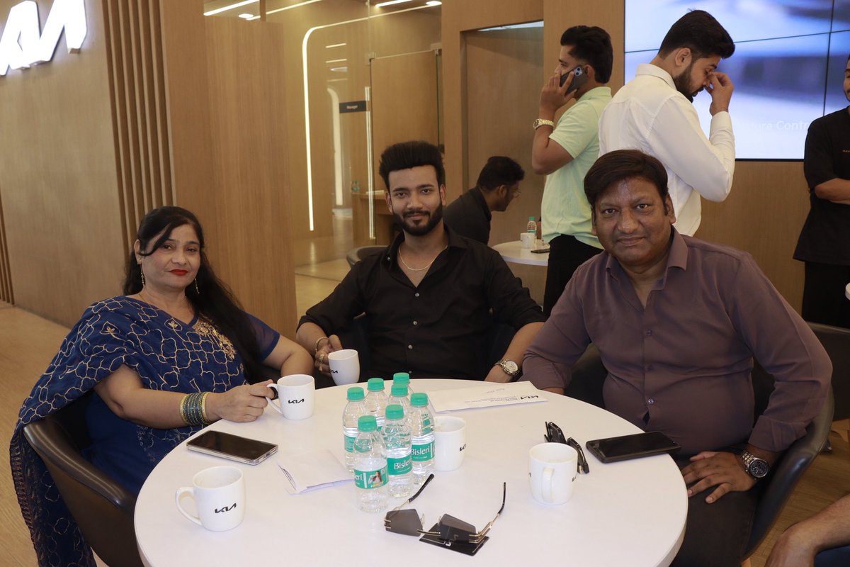 tradergentlem's tweet photo. [Part-1] Mere Khwaja Garib Nawaz Ka Karam Aur Mere Apne Logo Ki Dua🥰✨
#tradergentleman #kia #seltos2026 #delivery https://t.co/ce3w3uDaTj