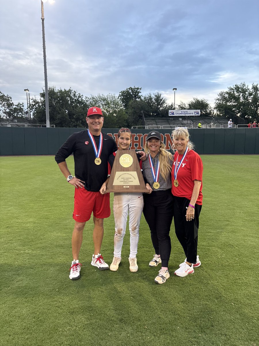 Addison_Fail's tweet photo. LETS GO, KATY TIGERS ARE STATE CHAMPIONS!! We played for each other! Great Game against Forney! So proud of these girls! 

@Katysoftball1 @BombersGoldSETX @BUMoore @TakeCharge_SB @SoftbalAmerica @ExtraInningSB @vypehouston @SBRRetweets @TXPrepSoftball @SportCast_Media @TopPreps https://t.co/2jPE6Irajq