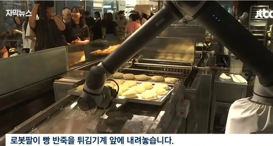 이씨네 tweet media