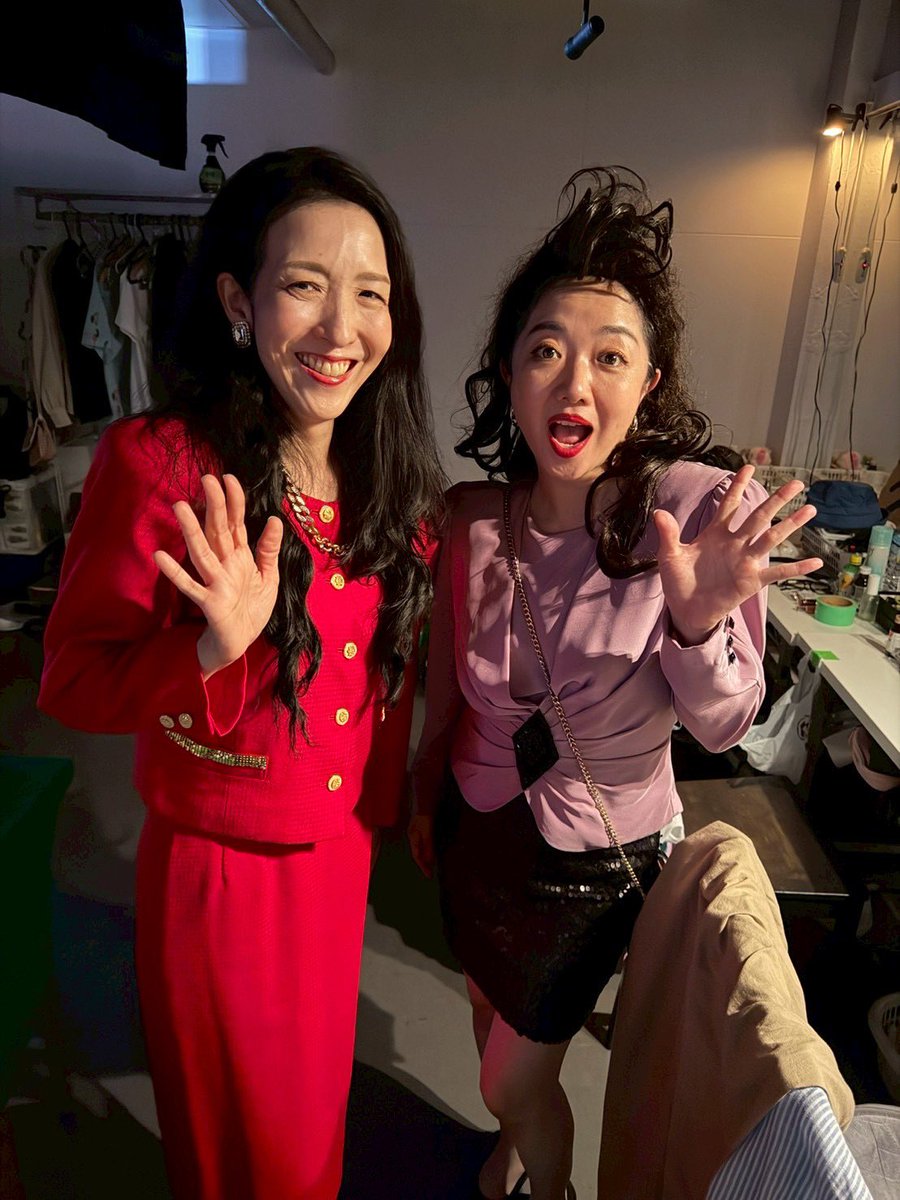 eeeriko4's tweet photo. 伊藤美穂さんとバブル世代を演じれて、とっても幸せでした！！
そして、スタッフさん本当にありがとうございました！みんなで作り上げた感がすっごく強い現場だったと思います！
感謝しかないです！
#実弾25 https://t.co/NChoTGDgMx