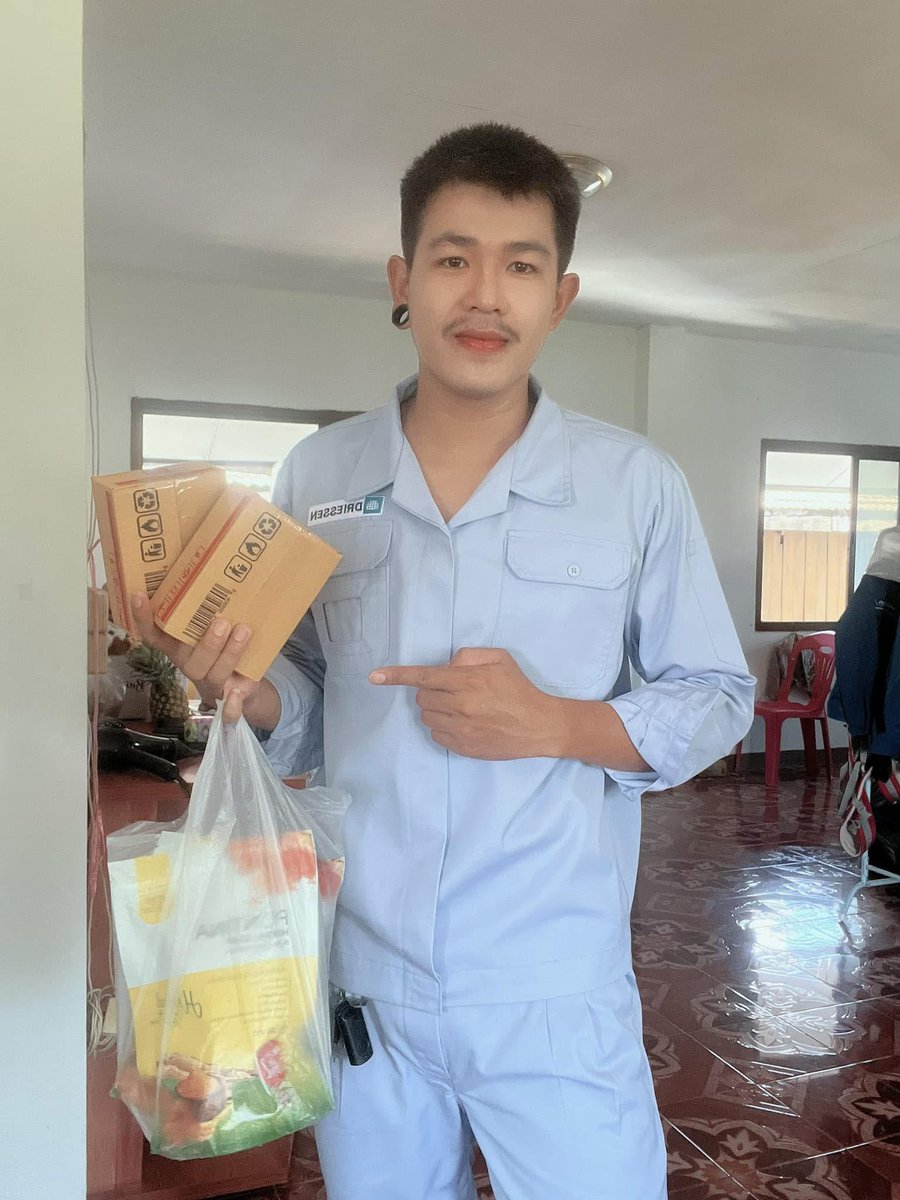 DeidSam's tweet photo. ขายจนเหนื่อย ลูกค้าบอกอ๋อสั่งร้านอื่นแล้วคับ🤣🤣🤣 https://t.co/3WBpXFYq8n