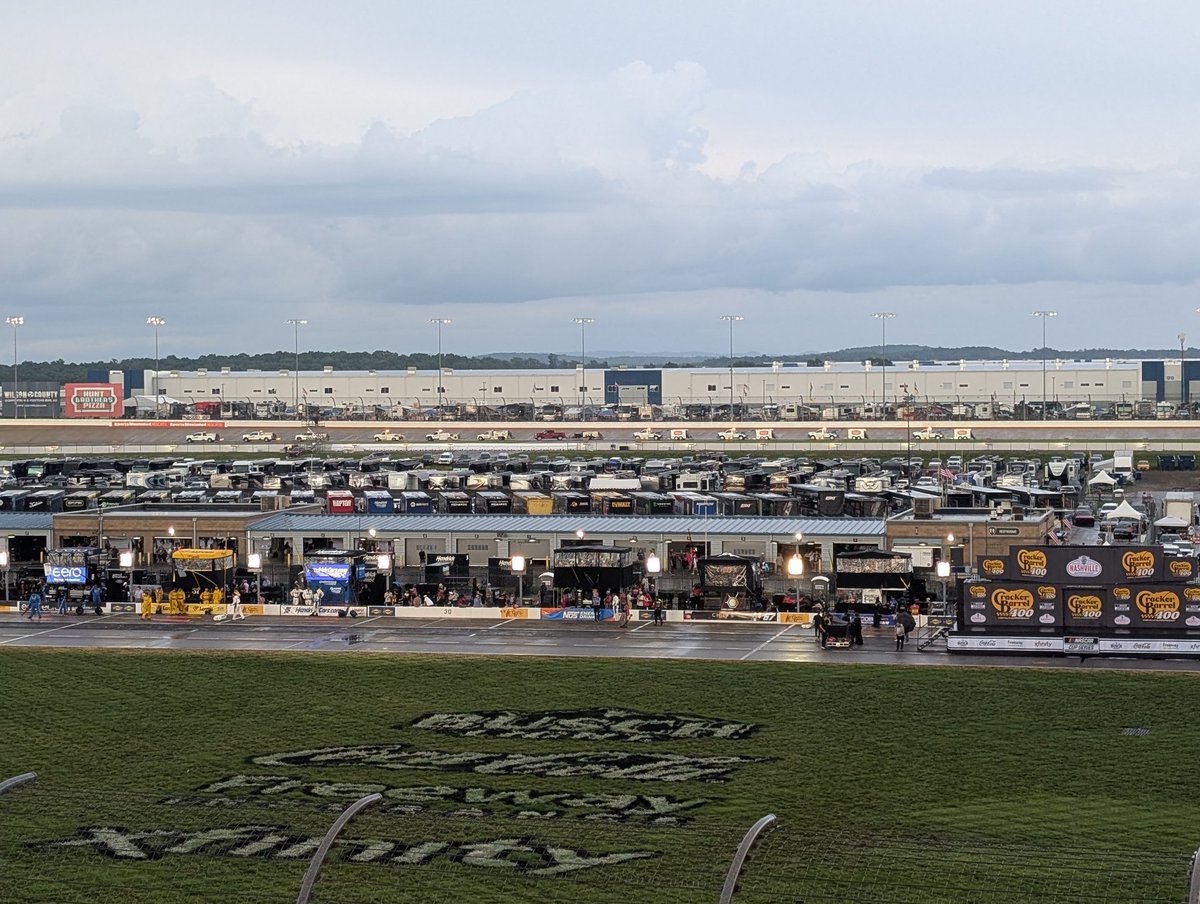 MattSAdkins's tweet photo. @bobpockrass Even the Jet Drier 400 has been red flagged https://t.co/lPXM7UnvI2