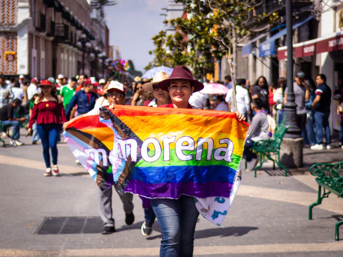 MayteRiveraV's tweet photo. 🇲🇽❤️ En el Segundo Informe de nuestra presidenta reafirmamos que México avanza con fuerza, dignidad y amor por el pueblo. ✨🤝

Porque nuestra soberanía se defiende, se respeta y se honra todos los días.

#RegidoraDeLaDiversidad #4T #SoberaníaNacional #claudiadaresultados https://t.co/1wuygtxpYC